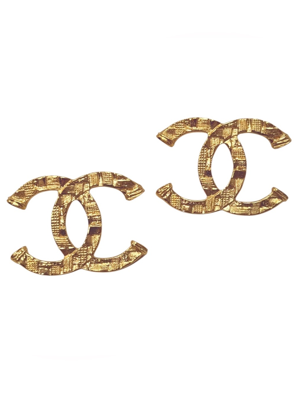 CHANEL Gold Textured CC Stud Earrings - Gold Large Tweed